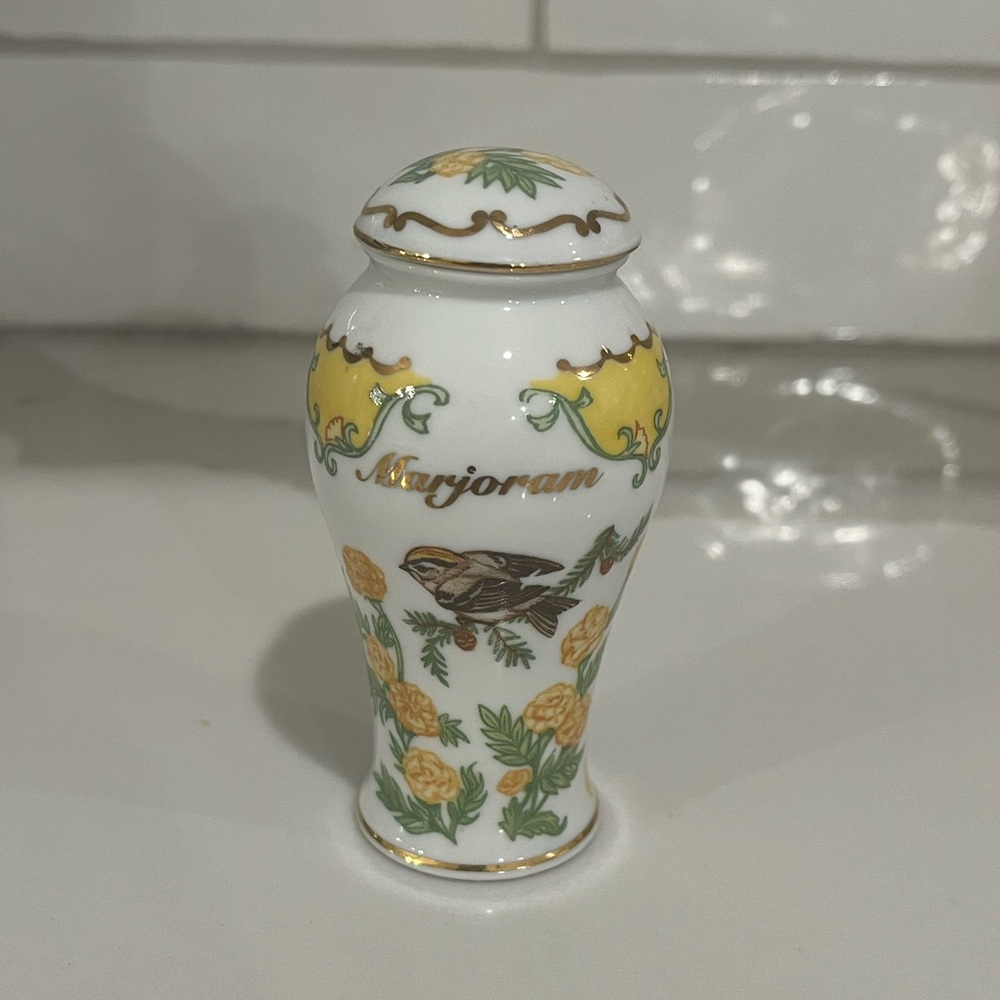 1994 Lenox Marjoram, Golden Crowned Kinglet, Spice Jar, Birds and Blossoms